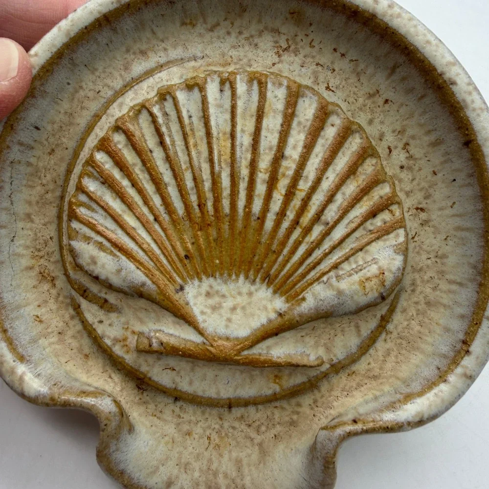 Studio Pottery Seashell Spoon Rest Signed RL Stoneware‎ Scallop Shell Coastal